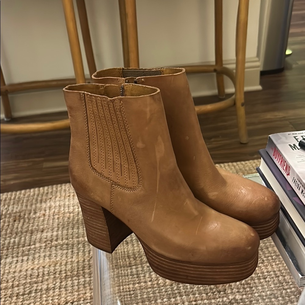 KORK-EASE Baylie Chelsea Boot - Stacked Platform, Hand-Finished/Metallic Leather